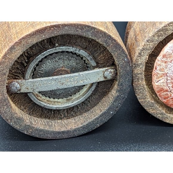 Vintage Peter Piper Salt and Pepper Mill Shakers Wood Grinder - Picture 6 of 11